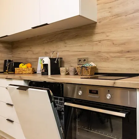Desi's | Large 3br Next To Old Town & Kapana 아파트 *