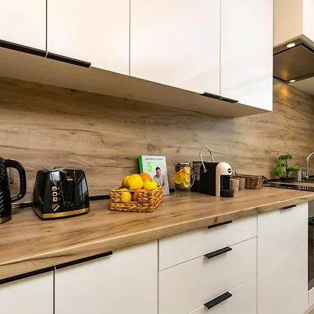 Desi's | Large 3br Next To Old Town & Kapana